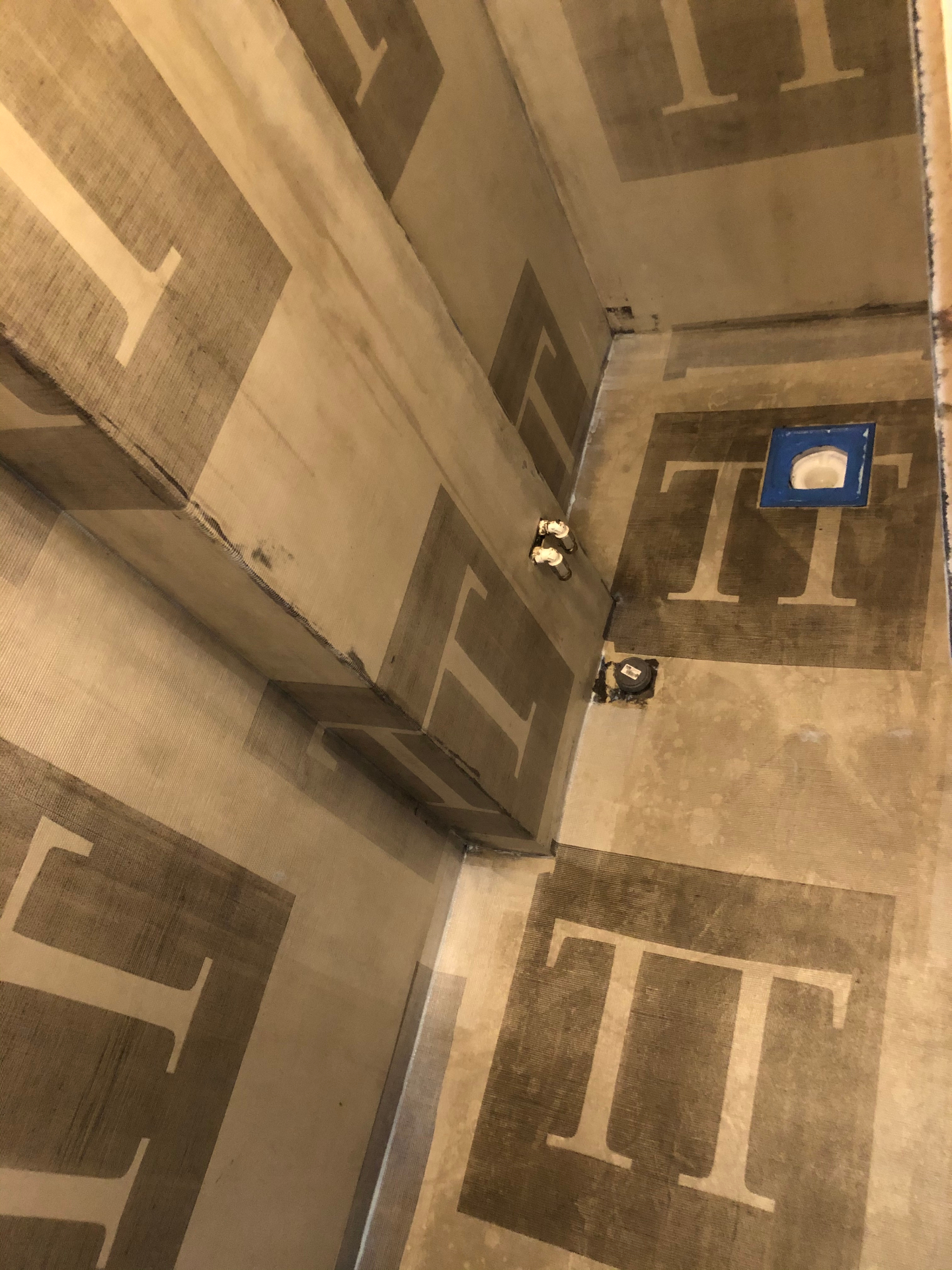adiHERO Badrum, Majorna — Microcement i Göteborg, Majorna (bild 13)